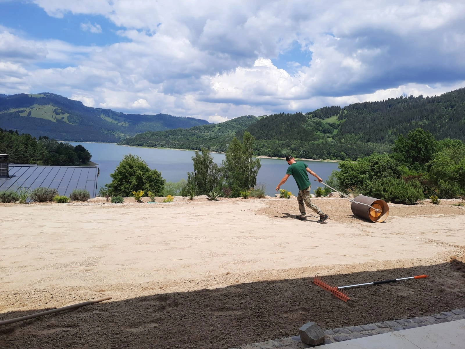 Compactare sol pentru montare gazon rulou in Suceava si imprejurimi