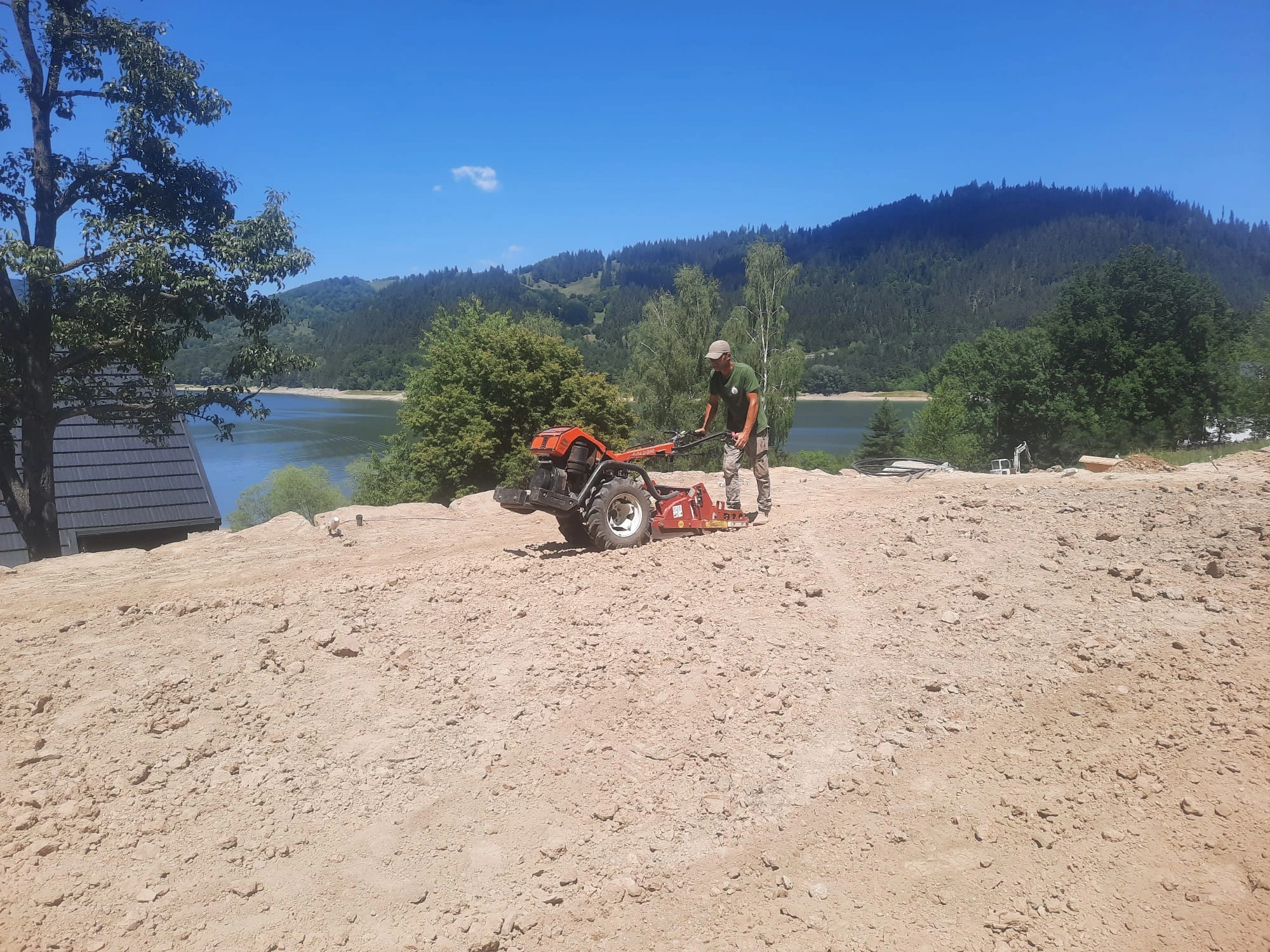 Afanare sol pentru instalare gazon rulou in Suceava si imprejurimi